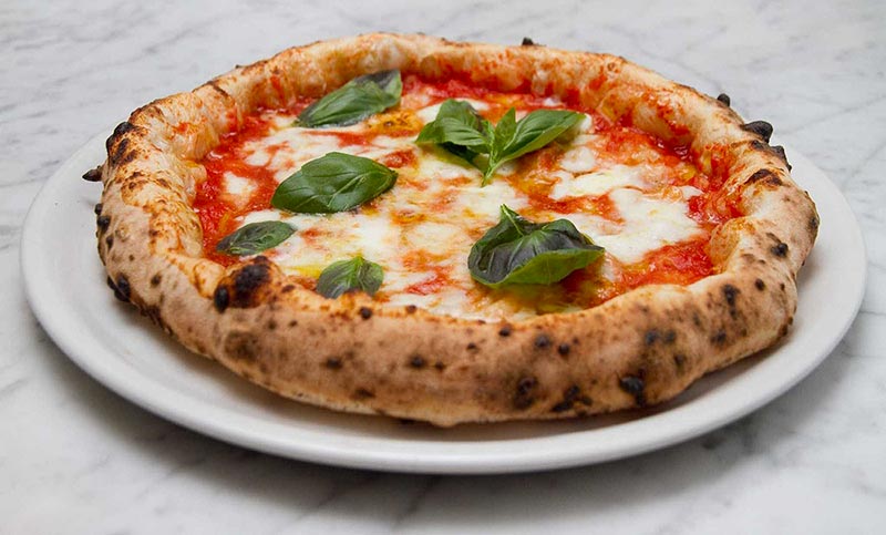 Cose da mangiare a Napoli pizza Margherita